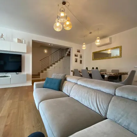 Beatrice Luxury Apartment